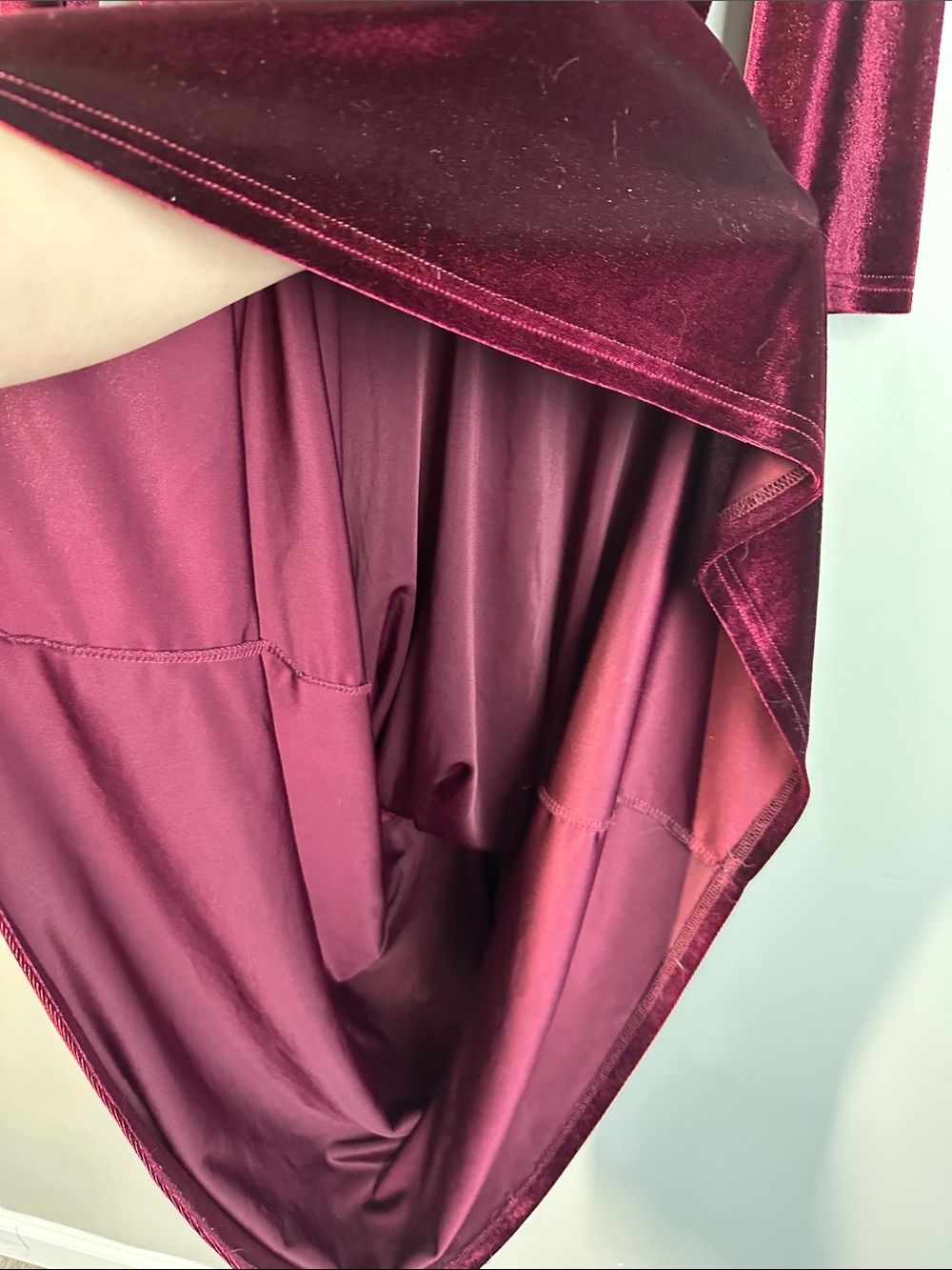 Baltic Born Sophia Half Sleeve Velvet Maxi Dress in Mulberry Red Size S - Picture 8 of 12